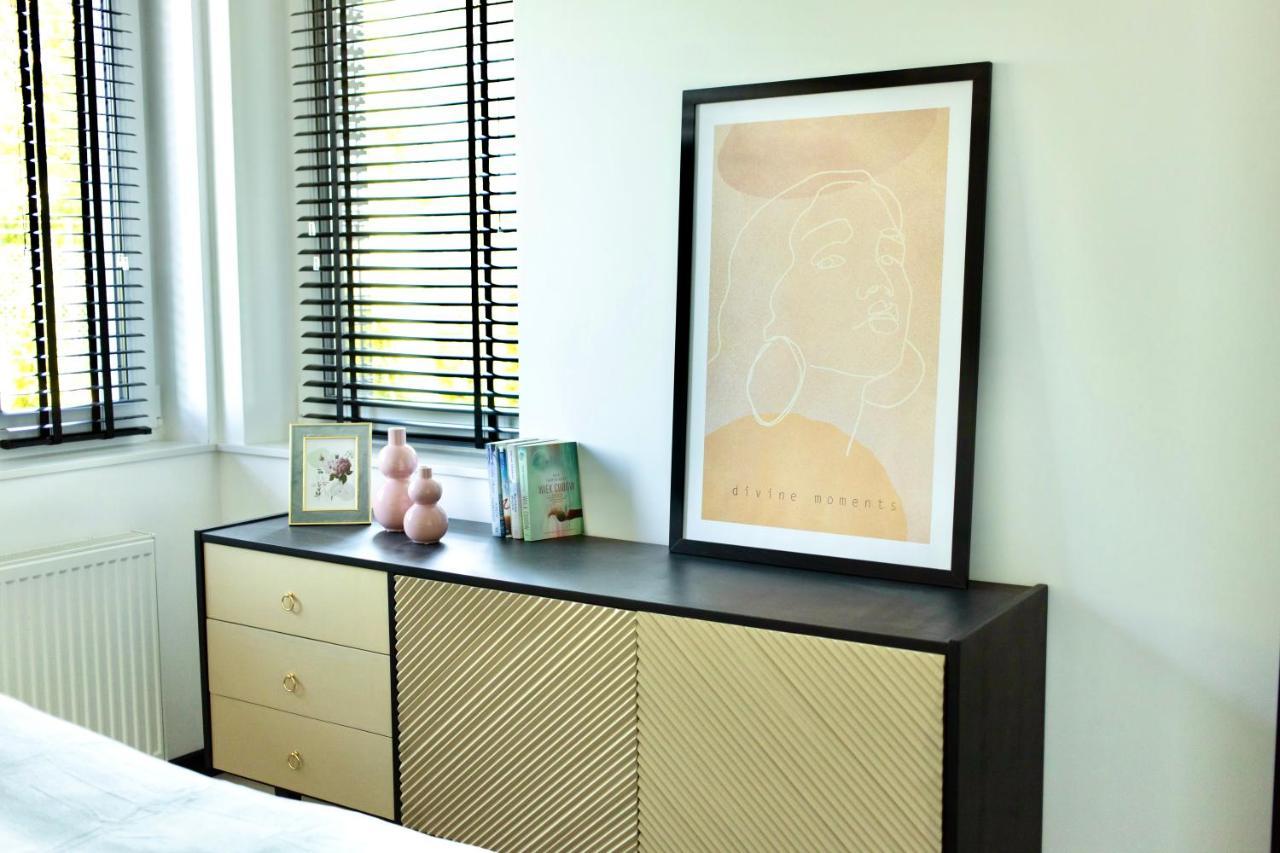 Apartament Ogrodowy Zakatek 乌涅尤夫 外观 照片