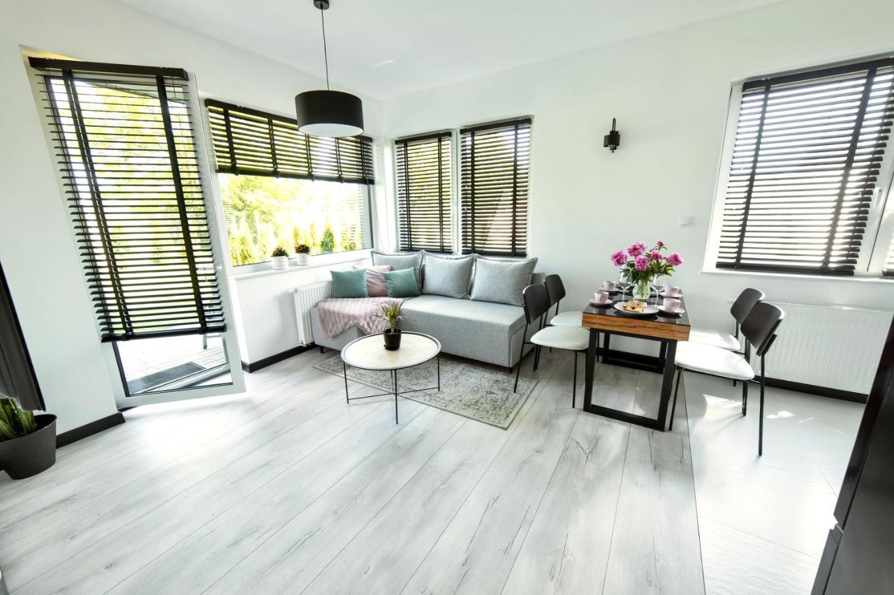 Apartament Ogrodowy Zakatek 乌涅尤夫 外观 照片