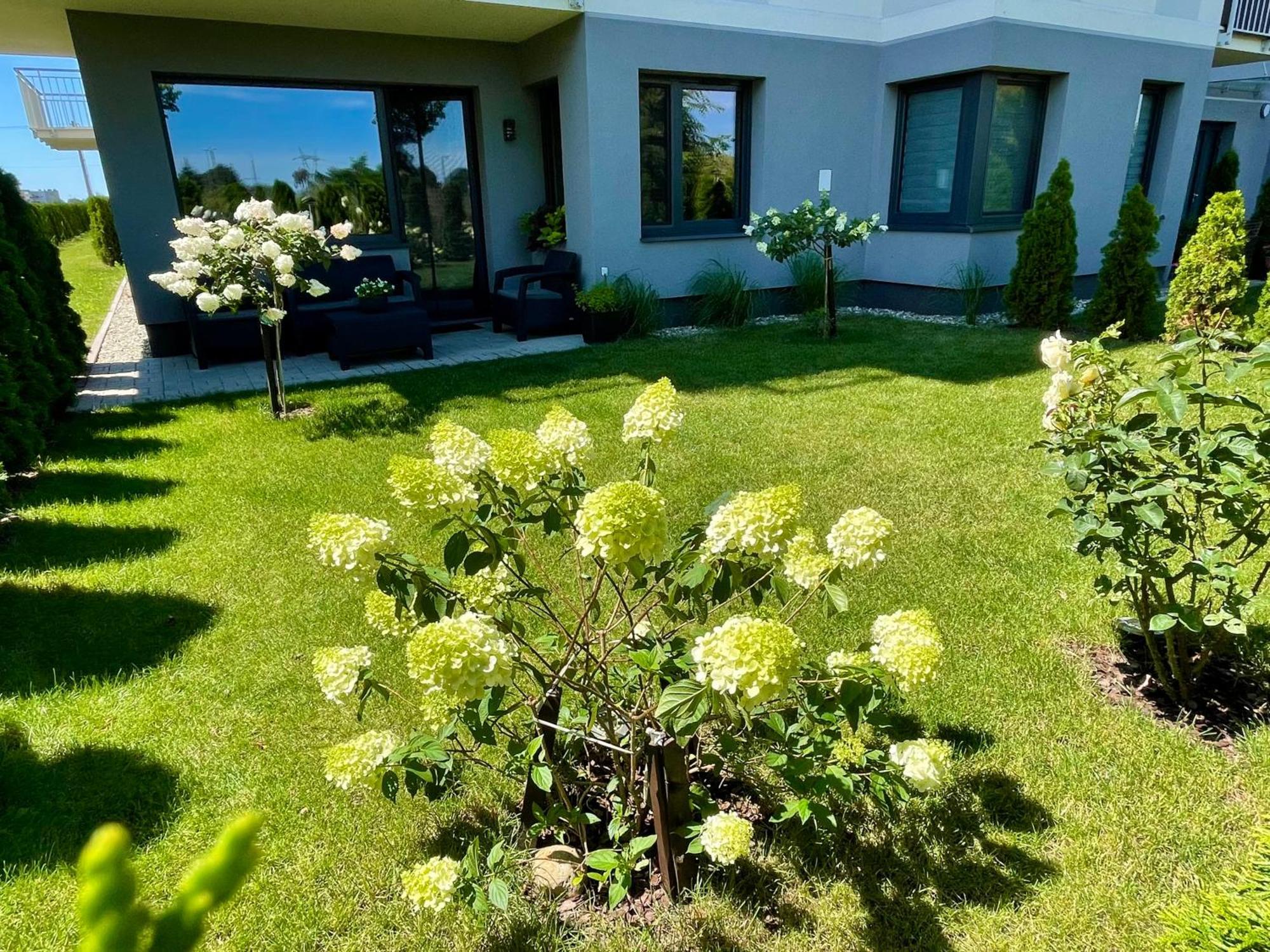 Apartament Ogrodowy Zakatek 乌涅尤夫 外观 照片